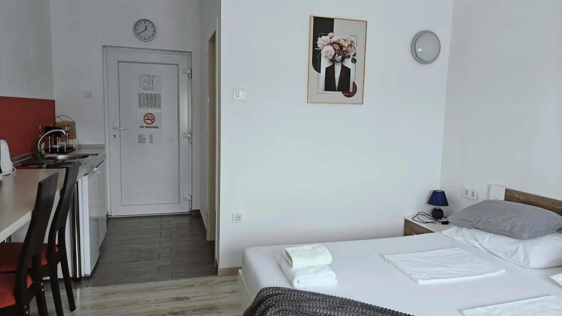 Apartments Miraflor, City Center Цриквеница 0*,  Хорватия