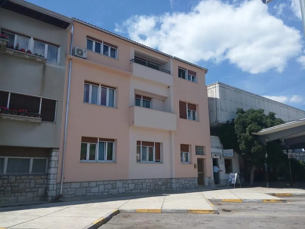 Apartments Miraflor, City Center ツリクヴェニツァ